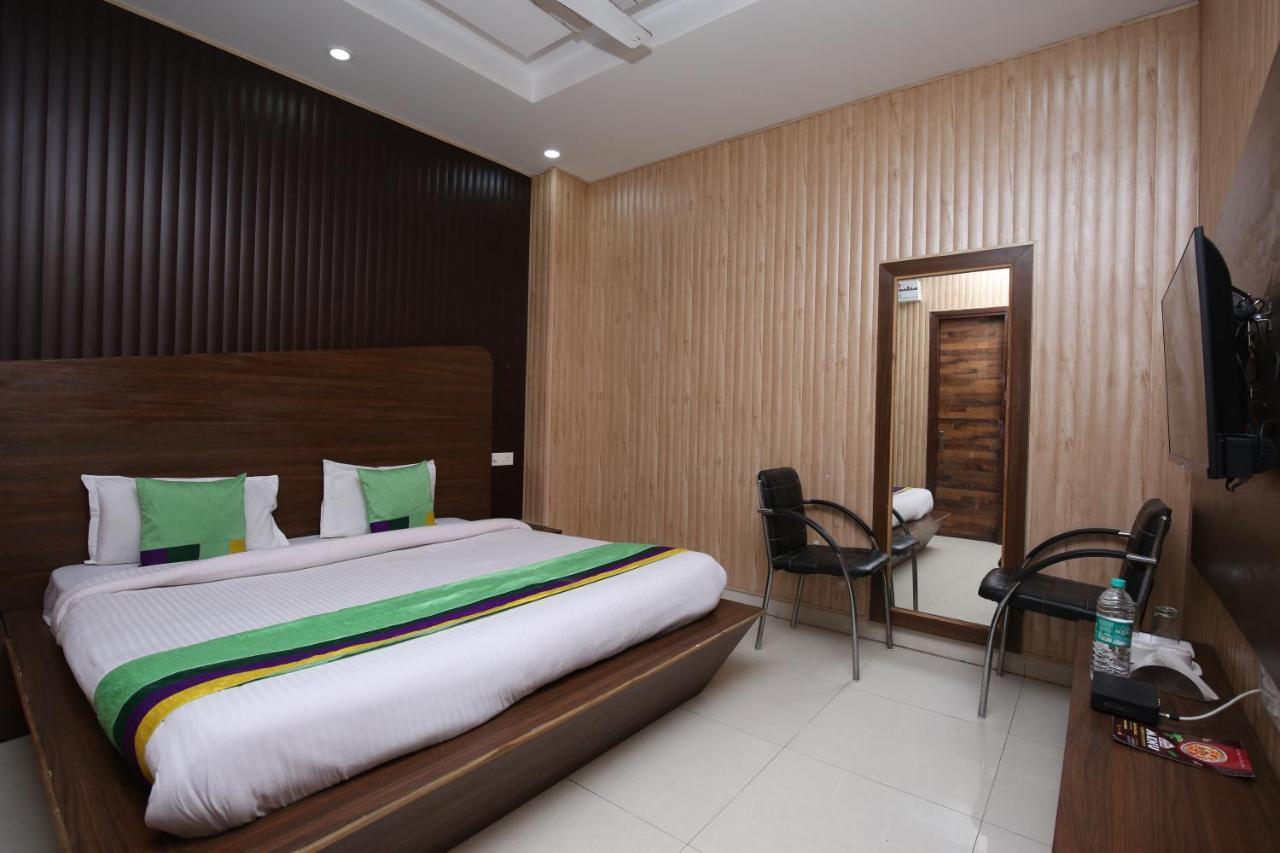 Hotel Pearl Grand & Banquet Zirakpur 外观 照片