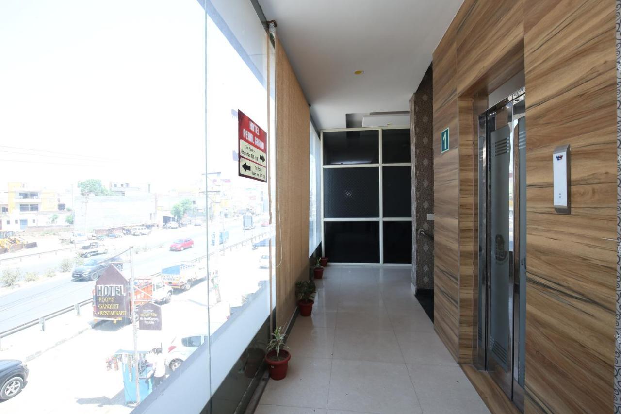 Hotel Pearl Grand & Banquet Zirakpur 外观 照片