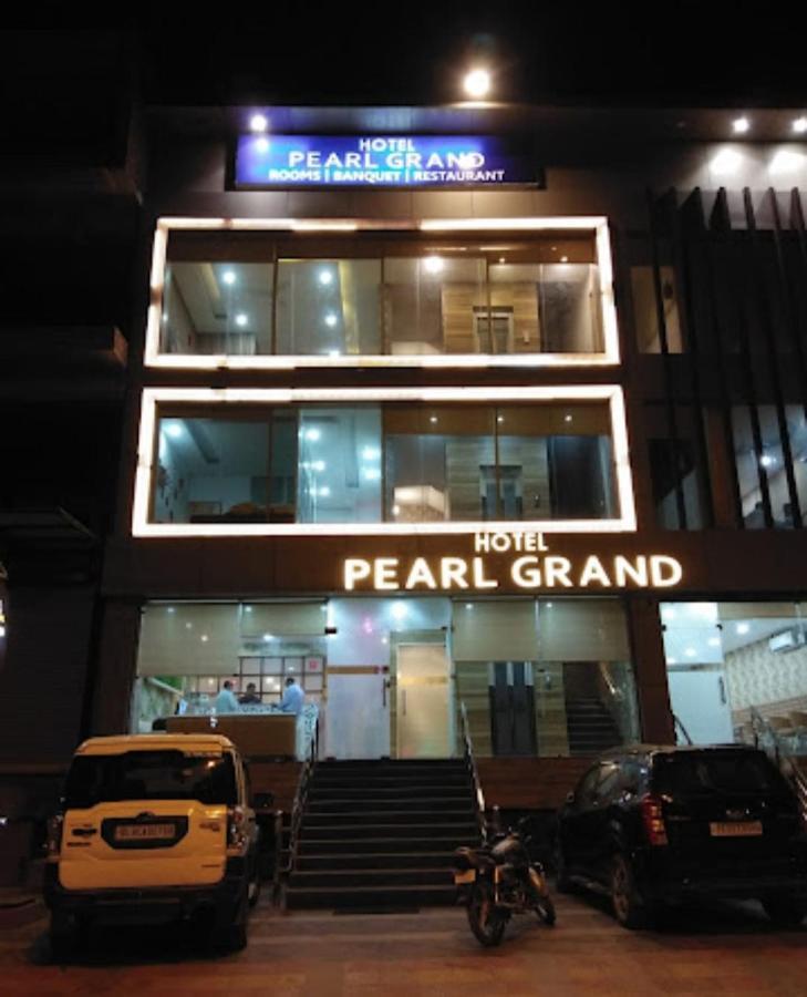 Hotel Pearl Grand & Banquet Zirakpur 外观 照片