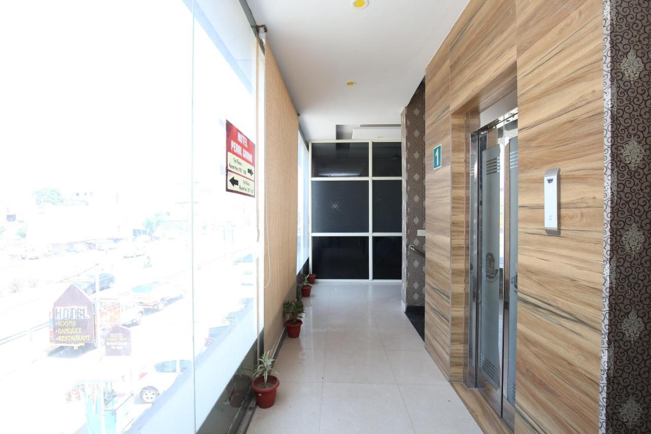 Hotel Pearl Grand & Banquet Zirakpur 外观 照片