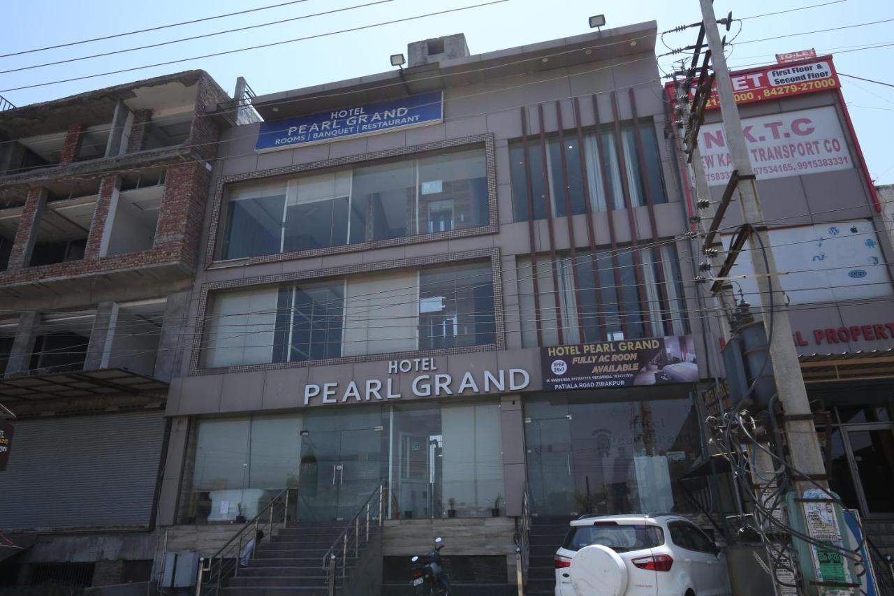 Hotel Pearl Grand & Banquet Zirakpur 外观 照片