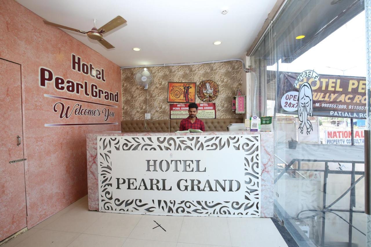 Hotel Pearl Grand & Banquet Zirakpur 外观 照片